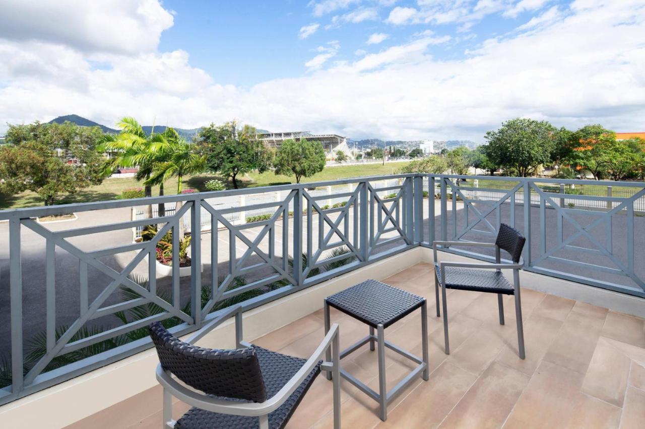 Courtyard By Marriott Port Of Spain Esterno foto