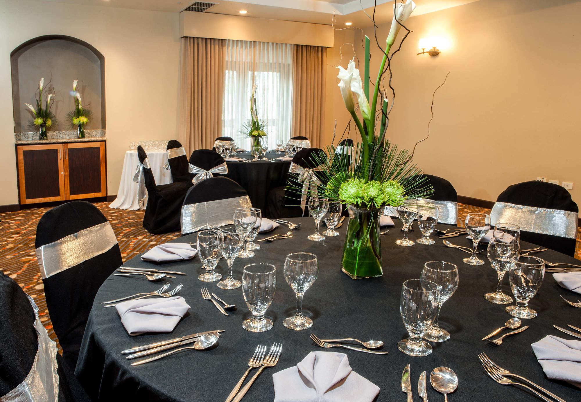 Courtyard By Marriott Port Of Spain Esterno foto