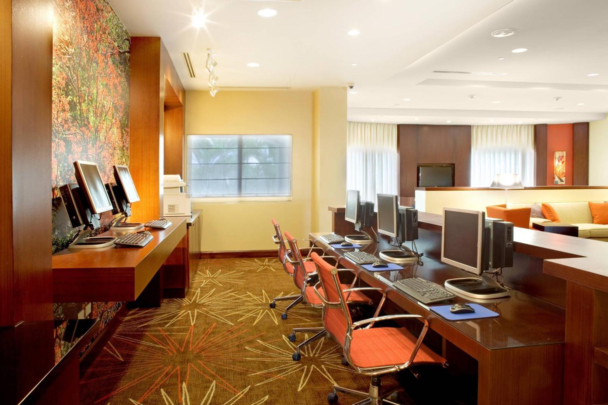 Courtyard By Marriott Port Of Spain Esterno foto