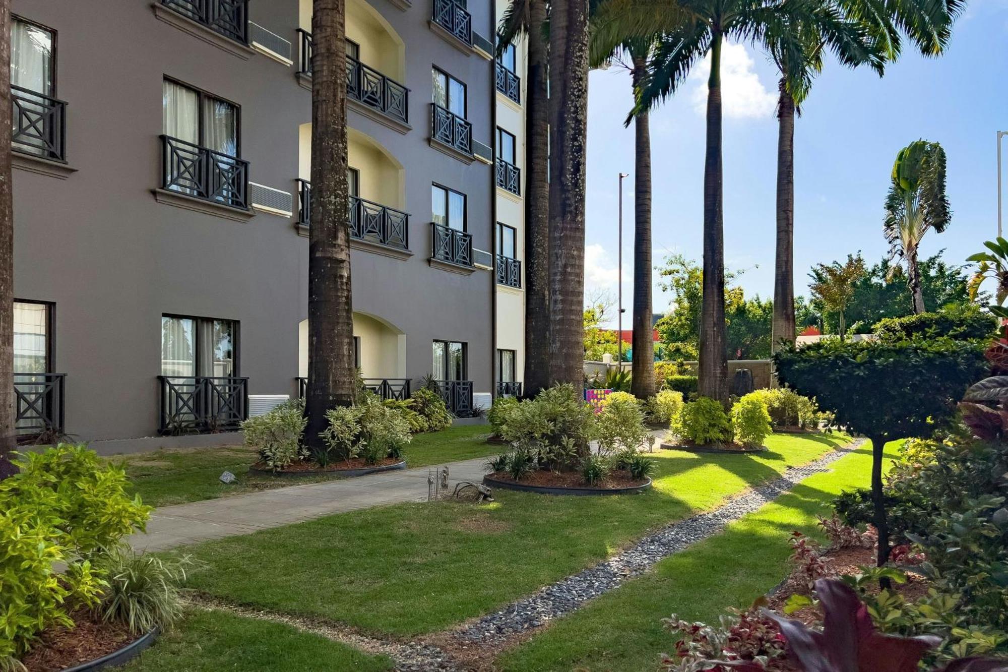 Courtyard By Marriott Port Of Spain Esterno foto