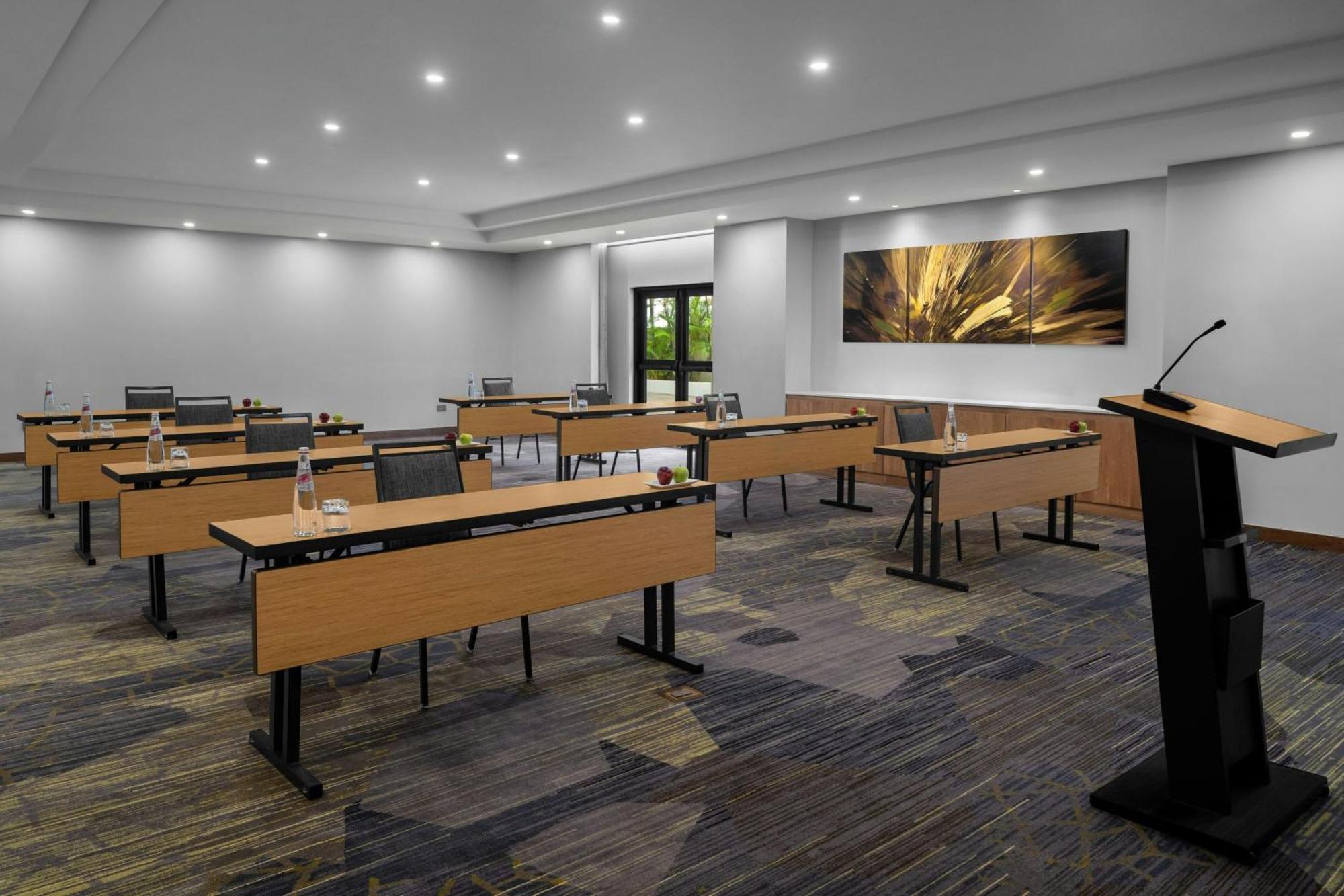 Courtyard By Marriott Port Of Spain Esterno foto